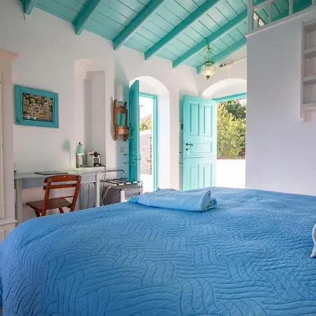 Villa Emporio A Captivating 6-bed In Nimborio
