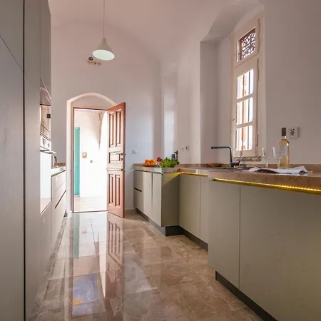 Villa Emporio A Captivating 6-bed In Nimborio *
