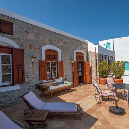 Villa Emporio A Captivating 6-bed In Nimborio *
