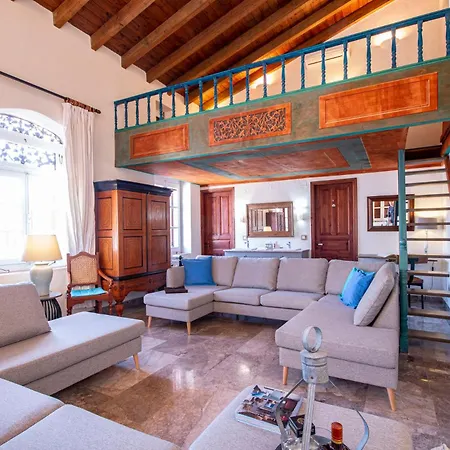 Villa Emporio A Captivating 6-bed In Nimborio