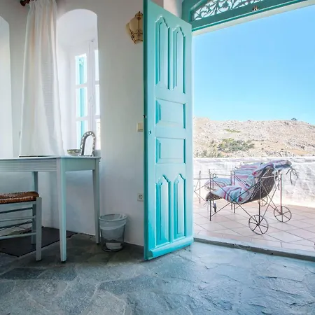Emporio A Captivating 6-bed In Nimborio