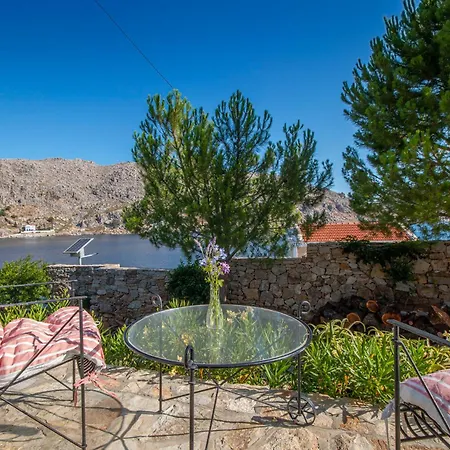 Villa Emporio A Captivating 6-bed In Nimborio