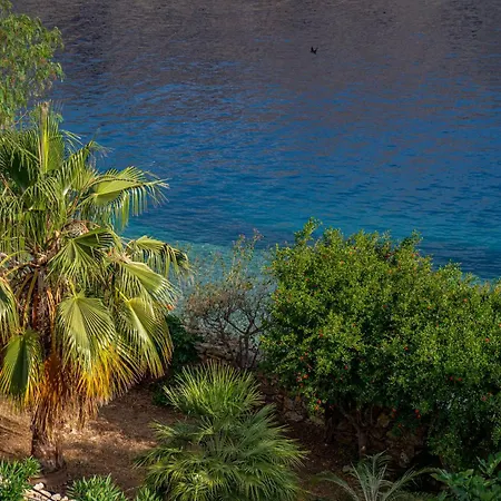 Villa Emporio A Captivating 6-bed In Nimborio *
