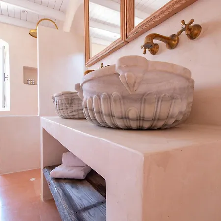 Villa Emporio A Captivating 6-bed In Nimborio